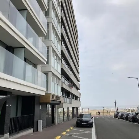 Ruim Met Zeezicht En Gratis Ruime Overdekte Parking