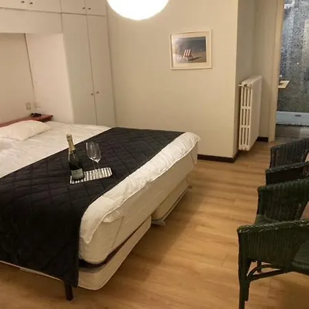 Ruim Met Zeezicht En Gratis Ruime Overdekte Parking Apartment